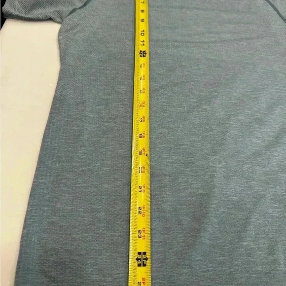 Lululemon men’s performance short sleeve tee sage green size small - Picture 5 of 9